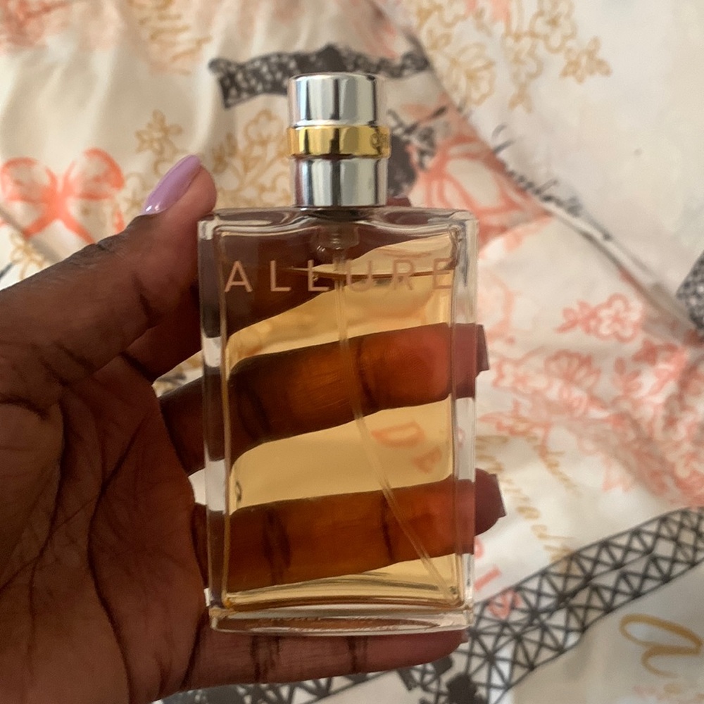 Chanel Allure Perfume